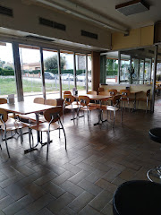 Bar Oliva Está abierto otra vez.