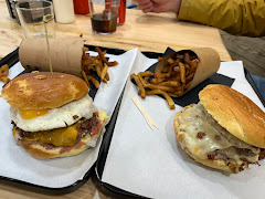 Val. Hamburguesería