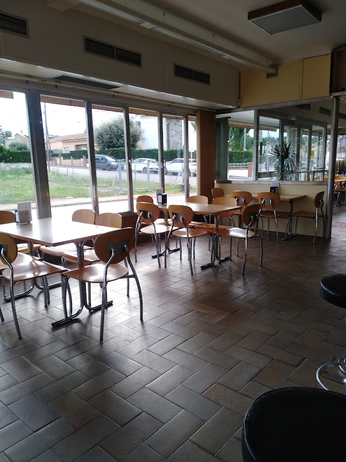 Bar Oliva Está abierto otra vez.