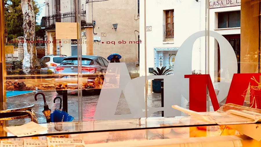 Forn de pa i pastisseria Mora
