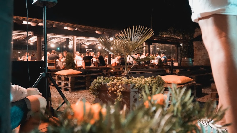 La Mama Restaurant
