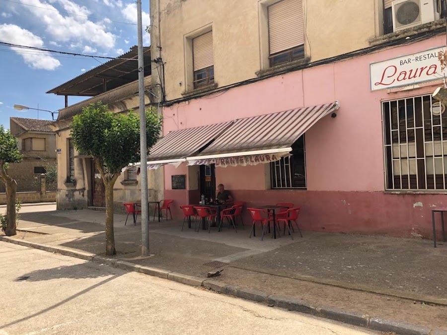 Laura BAR-RESTAURANT.