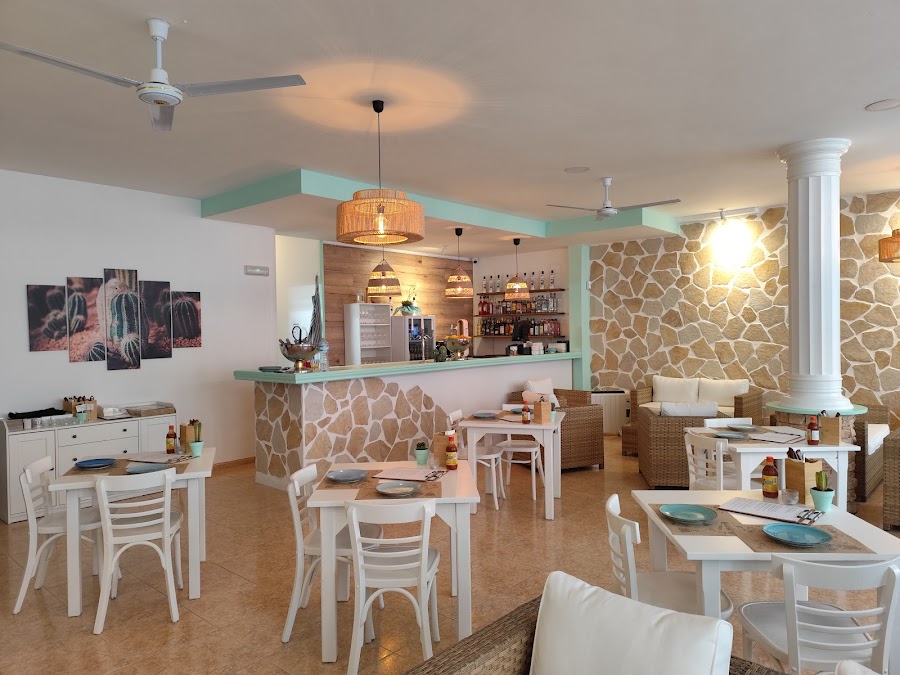 Mola's Bar & Restaurante